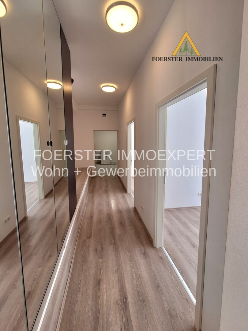 Flur mit Schrank